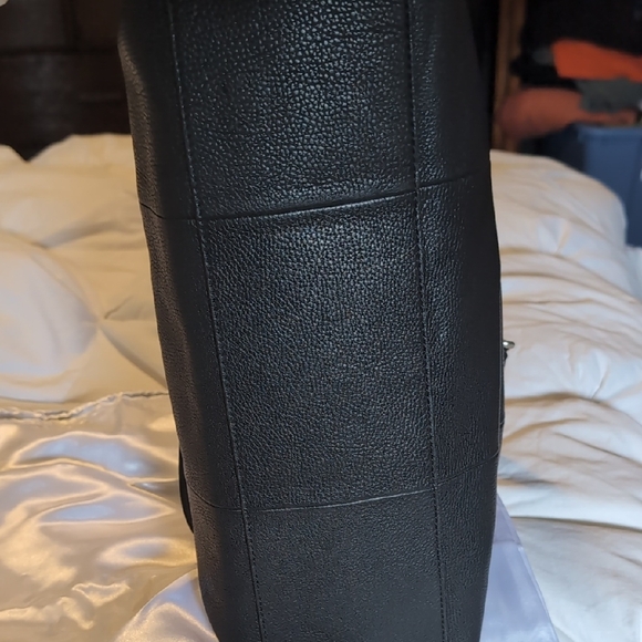 Harley-Davidson Black Tote with Silver Chain Straps - Picture 7 of 11